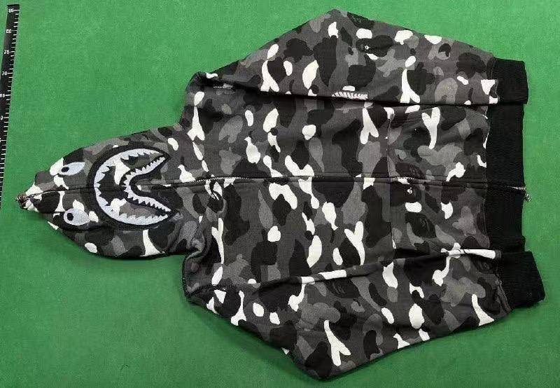 A  BATHING  APE  Shark series -3
